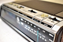 画像をギャラリービューアに読み込む, Wood Grain 1980s General Electric Model 74646-A AM FM Digital Alarm Clock Radio! Excellent Condition!