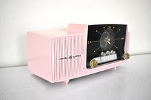 Charger l&#39;image dans la galerie, Princess Pink Mid Century 1959 General Electric Model C-416C Vacuum Tube AM Clock Radio Beauty Sounds Fantastic Excellent Condition!