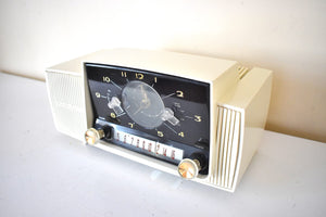 Bluetooth Ready To Go - Snow White 1959 General Electric Model 913D Vacuum Tube AM Radio Beauty! Sounds Great!