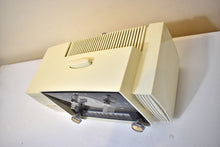 Load image into Gallery viewer, Alpine White 1959 GE General Electric Model 914D AM Vacuum Tube Clock Radio Popular Model!