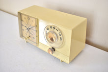 画像をギャラリービューアに読み込む, Beige Ivory Vintage 1964 General Electric Model C-403B AM Vacuum Tube Clock Radio Sounds Great!
