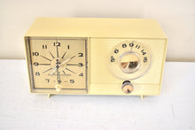 画像をギャラリービューアに読み込む, Beige Ivory Vintage 1964 General Electric Model C-403B AM Vacuum Tube Clock Radio Sounds Great!
