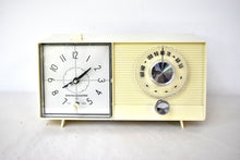 Charger l'image dans la galerie, Ivory White 1960 General Electric Model C410C AM Radio Excellent Condition Works Great!