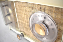 Charger l&#39;image dans la galerie, Bluetooth Ready To Go - Ivory 1959 General Electric Model C-465C Vacuum Tube AM Clock Radio Excellent Shape! Sounds Fantastic!