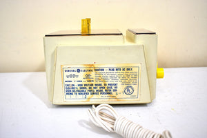 GROOVY Retro Solid State 1969 General Electric C3300A AM Clock Radio Alarm Greg Brady Approves!