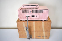 Charger l&#39;image dans la galerie, Princess Pink Mid Century 1959 General Electric Model C-416C Vacuum Tube AM Clock Radio Beauty Sounds Fantastic Pristine Condition With Original Box!