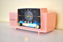 Charger l&#39;image dans la galerie, Princess Pink Mid Century 1959 General Electric Model C-416C Vacuum Tube AM Clock Radio Beauty Sounds Fantastic Excellent Condition!