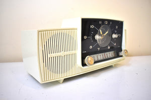 Snow White Mid Century 1959 General Electric Model C430A Vacuum Tube AM Clock Radio Beauty Excellent Condition Popular Model!