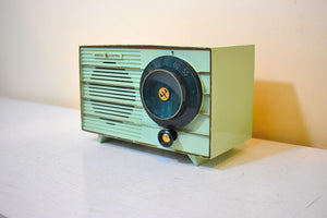 Pistachio Green 1957 General Electric Model 457S Vacuum Tube AM Radio Excellent Condition! Sounds Great!