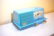 Charger l&#39;image dans la galerie, Cornflower Blue 1958 GE General Electric Model C-421A AM Vintage Radio Excellent Condition! Sounds Great!