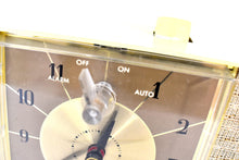 画像をギャラリービューアに読み込む, Bluetooth 準備完了 - アイボリー ベージュ 1966 ゼネラル エレクトリック モデル C465C 真空管 AM ラジオ目覚まし時計 素晴らしい状態です。いいね！
