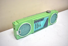 画像をギャラリービューアに読み込む, Neon Green GPX Model A275R AM FM Mini Boombox Radio! Sounds Great Excellent Condition!