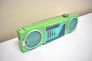Neon Green GPX Model A275R AM FM Mini Boombox Radio! Sounds Great