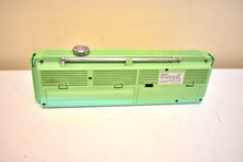 画像をギャラリービューアに読み込む, Neon Green GPX Model A275R AM FM Mini Boombox Radio! Sounds Great Excellent Condition!