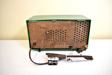 Charger l&#39;image dans la galerie, Kelly Green 1958 Philco Model E814 AM Vacuum Tube Radio Rare Awesome Color Sounds Great!