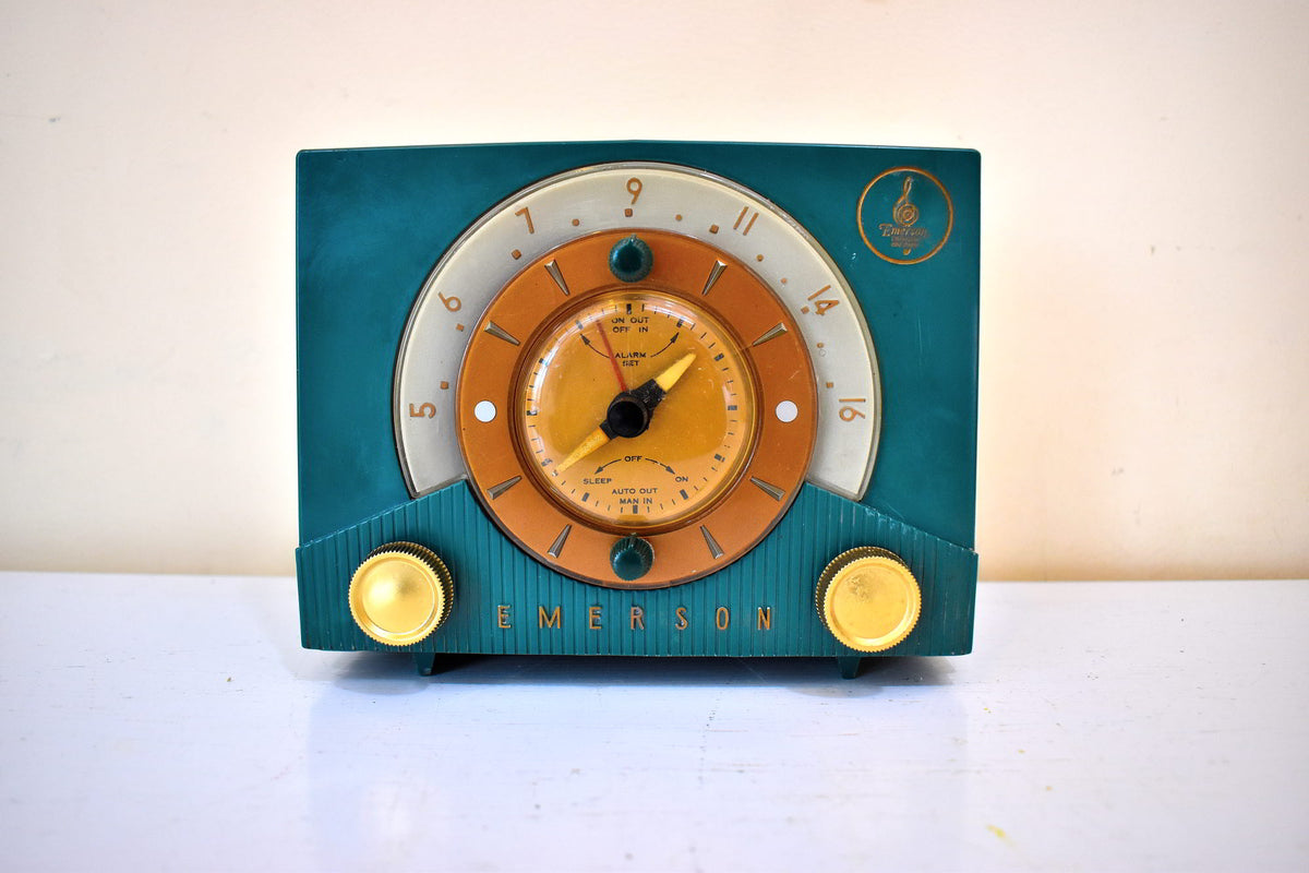 Evergreen 1953 Emerson Model 724 AM Vacuum Tube Alarm Clock Radio Rare