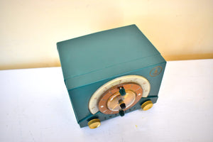 Evergreen 1953 Emerson Model 724 AM Vacuum Tube Alarm Clock Radio Rare Awesome Color Sounds Great! Excellent Condition!