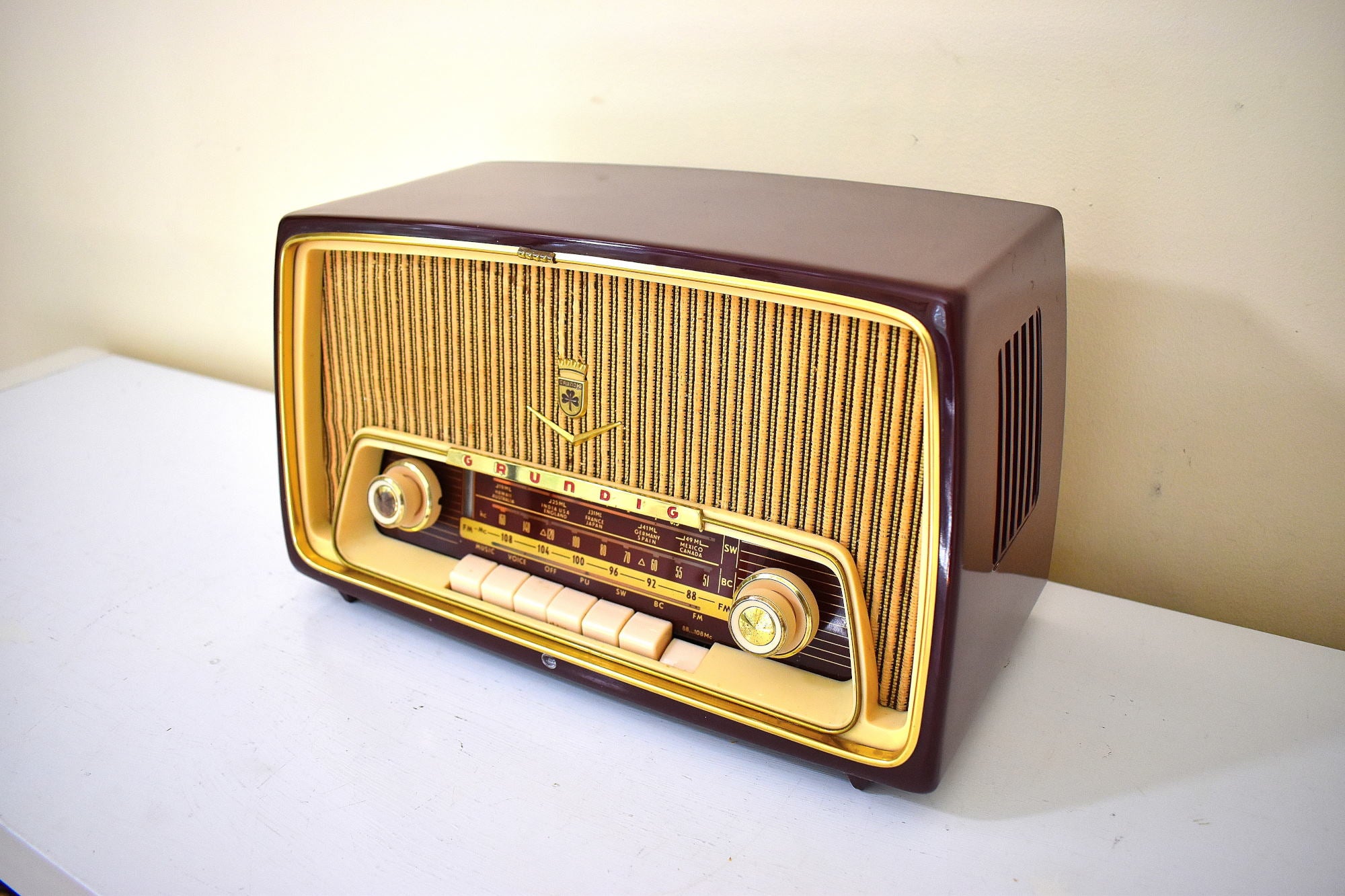 西ドイツ ミッドセンチュリー ヴィンテージ 1957年 グルンディッヒモデル 97 AM FM 短波真空管ラジオ Ist Wundebar!