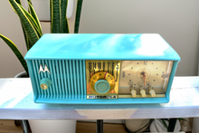 Charger l'image dans la galerie, Aquamarine Turquoise 1957 Motorola Model 56CD Vacuum Tube AM Clock Radio Rare Beautiful Color Sounds Fantastic!
