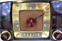 Load image into Gallery viewer, Umber Brown 1951 Zenith Model H615 AM Vacuum Tube Radio Popular Model Sounds Like A Champ!