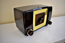 Load image into Gallery viewer, Umber Brown 1951 Zenith Model H615 AM Vacuum Tube Radio Popular Model Sounds Like A Champ!