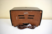 Load image into Gallery viewer, Umber Brown 1951 Zenith Model H615 AM Vacuum Tube Radio Popular Model Sounds Like A Champ!