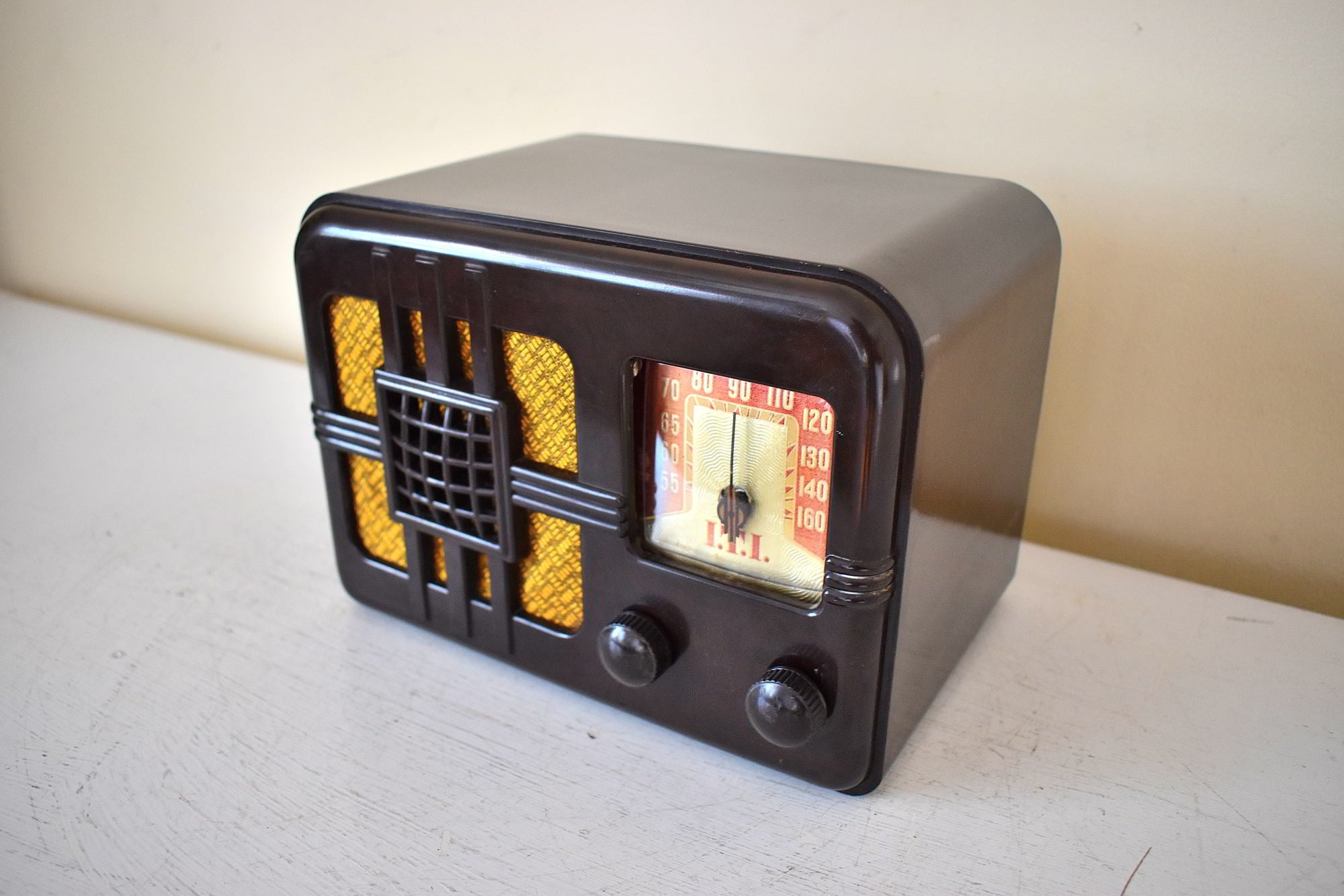 Espresso Marble Bakelite 1946 ITI Lyric Model 546T AM Vacuum Tube Radio Stunning Looking and Works Great!