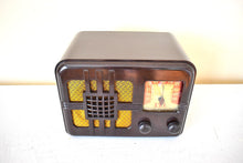 Load image into Gallery viewer, Espresso Marble Bakelite 1946 ITI Lyric Model 546T AM Vacuum Tube Radio Stunning Looking and Works Great!