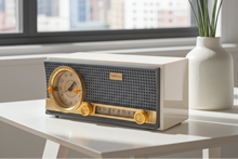 Charger l&#39;image dans la galerie, Charcoal White 1959 Travler C240 Vacuum Tube AM Clock Radio Excellent Condition! Sounds Fantastic!