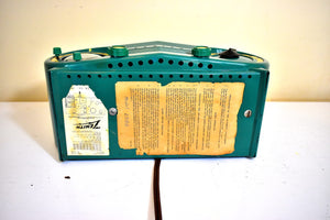 Leaf Green 1952 Zenith Owl Eyes Model J616 AM Vacuum Tube Radio Great Sounding! Excellent Condition!