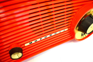 フィエスタレッド 1957 モトローラモデル 5T22R "ドラッグスター" AM 真空管ラジオ 素晴らしいサウンド!非常に希少な望ましいモデル！ミントコンディション！