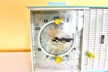 Chalfonte Blue 1963 Motorola Model C35B Vacuum Tube AM Clock Radio Sou ...
