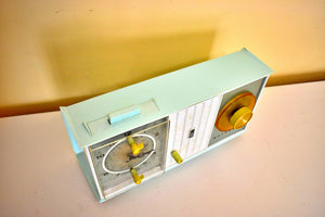 Chalfonte Blue 1963 Motorola Model C35B Vacuum Tube AM Clock Radio Sou ...