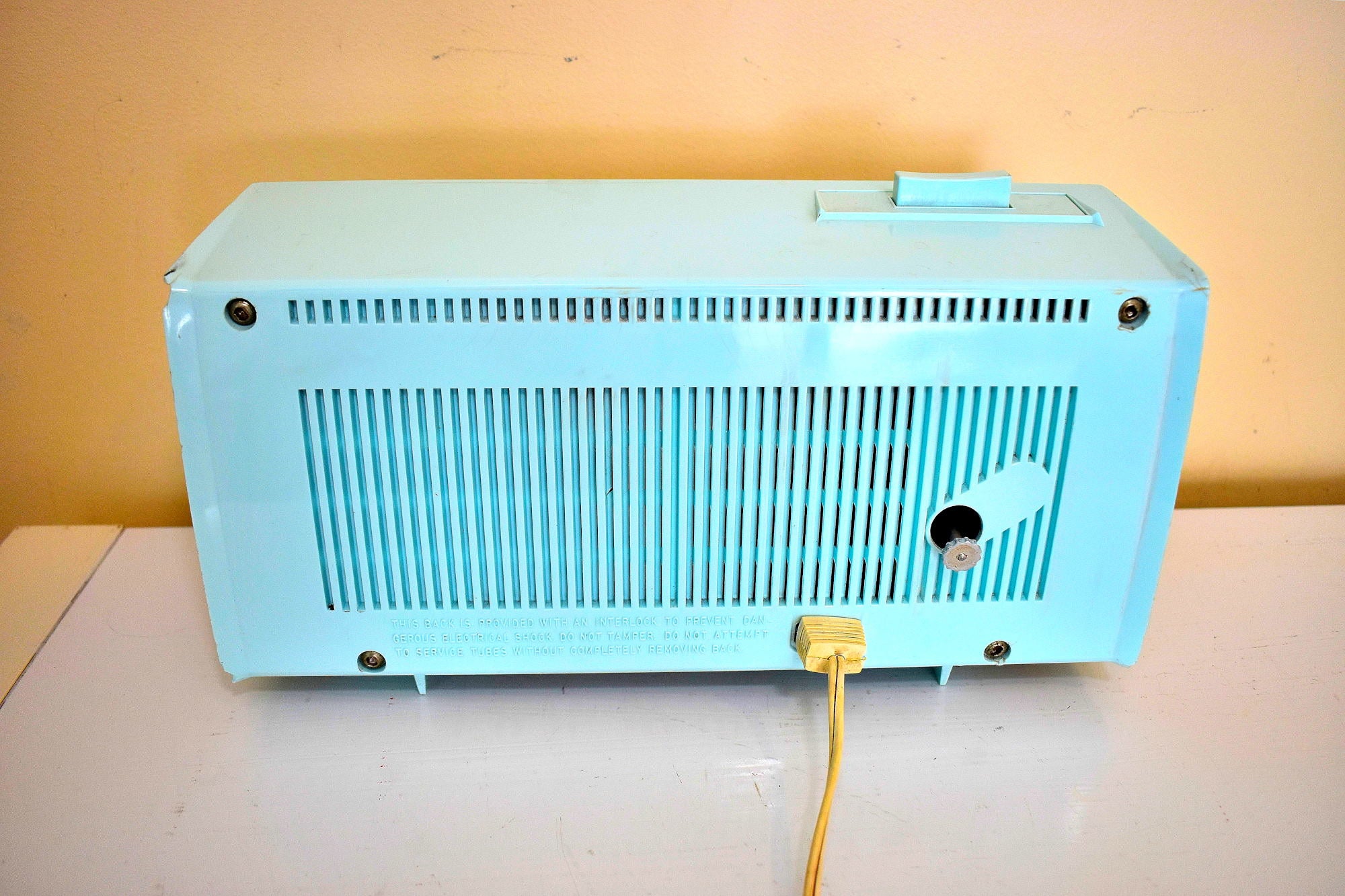 Chalfonte Blue 1963 Motorola Model C35B Vacuum Tube AM Clock Radio Sou ...
