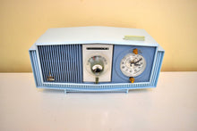 Charger l&#39;image dans la galerie, Tuxedo Blue 1963 Motorola Model C4B2 AM Vacuum Tube Clock Radio Neon Lighted Clock Dial! Sounds Wonderful!