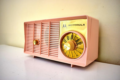 Cotillion Pink 1957/58 Motorola Model 5T23P-1 AM Vacuum Tube Radio Rare Model!