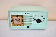 Load image into Gallery viewer, April Green 1946 Madison Model 940 AM Vacuum Tube Clock Radio Rare Excellent Condition Sounds Great!