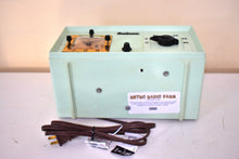 Load image into Gallery viewer, April Green 1946 Madison Model 940 AM Vacuum Tube Clock Radio Rare Excellent Condition Sounds Great!