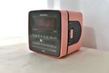 画像をギャラリービューアに読み込む, Petunia Pink Magnavox Model D3110/17X AM FM Digital Alarm Clock Radio! Excellent Condition!