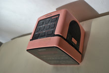 画像をギャラリービューアに読み込む, Petunia Pink Magnavox Model D3110/17X AM FM Digital Alarm Clock Radio! Excellent Condition!