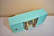 Load image into Gallery viewer, Robin Egg Blue 1957 Magnavox Model R5 Vacuum Tube AM Radio Sounds Great! Excellent Condition!