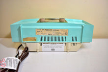 Load image into Gallery viewer, Robin Egg Blue 1957 Magnavox Model R5 Vacuum Tube AM Radio Sounds Great! Excellent Condition!