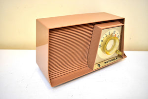 Sahara Tan Mid Century Vintage 1962 Motorola A10N 62 Vacuum Tube AM Radio Cool Model!