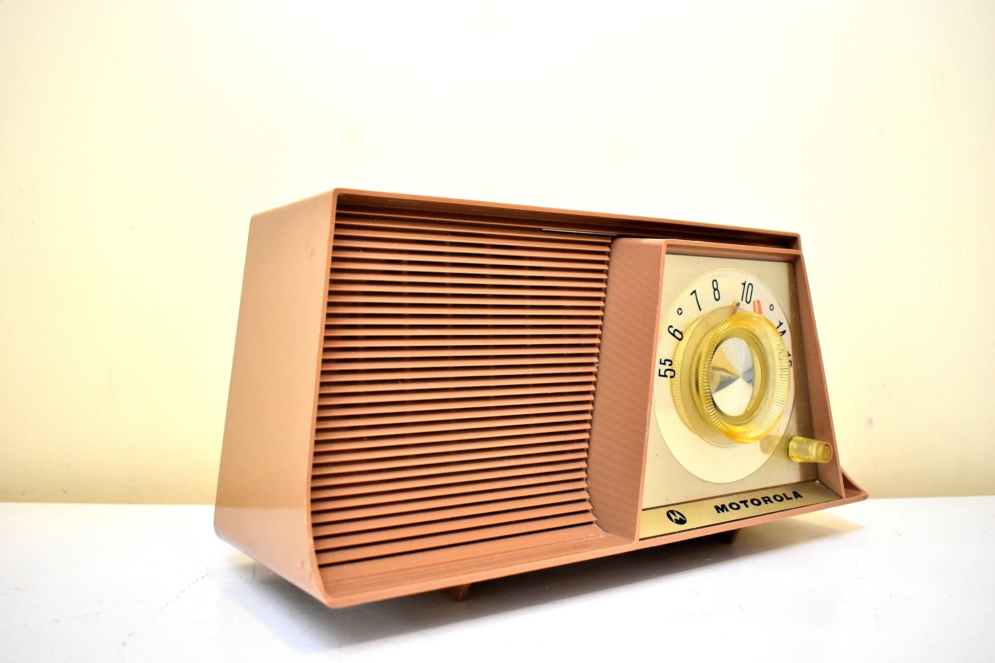 Sahara Tan Mid Century Vintage 1962 Motorola A10N 62 Vacuum Tube AM Ra ...