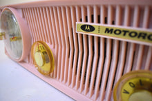 画像をギャラリービューアに読み込む, クールミントグリーン 1957年モトローラモデル 5C25GW 真空管AM時計ラジオ レアカラーサウンド素晴らしい！