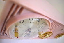 画像をギャラリービューアに読み込む, クールミントグリーン 1957年モトローラモデル 5C25GW 真空管AM時計ラジオ レアカラーサウンド素晴らしい！