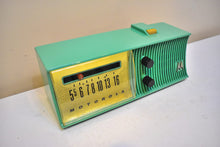 画像をギャラリービューアに読み込む, Sea Green 1957 Motorola Model 57H AM 真空管ラジオ レアモデル 大音量でクリアなサウンド！