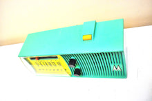 画像をギャラリービューアに読み込む, Sea Green 1957 Motorola Model 57H AM 真空管ラジオ レアモデル 大音量でクリアなサウンド！