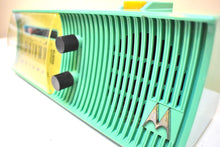 画像をギャラリービューアに読み込む, Sea Green 1957 Motorola Model 57H AM 真空管ラジオ レアモデル 大音量でクリアなサウンド！