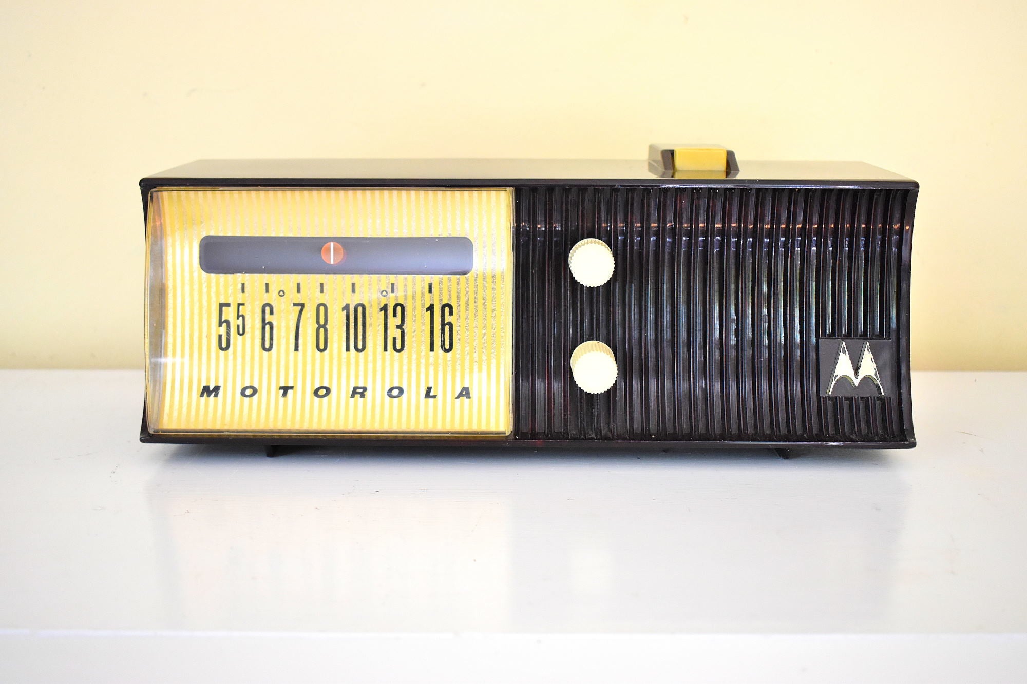 Espresso Brown Marble 1957 Motorola Model 57H AM Vacuum Tube Radio Rar ...